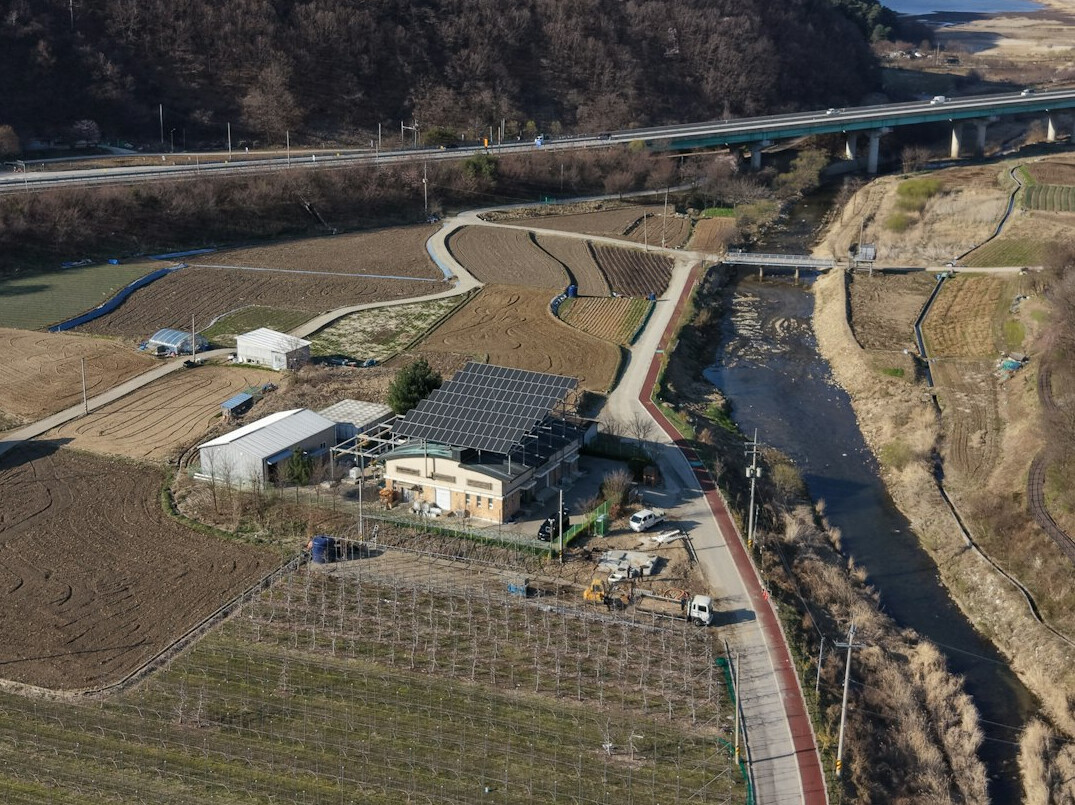 modern farmhouse with solar panels